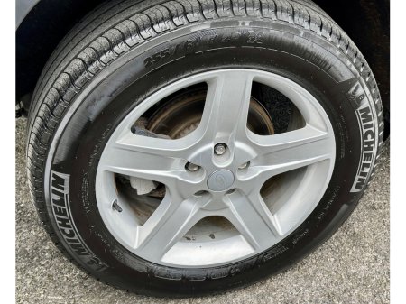 2023 Land Rover Defender - thumbnail 17