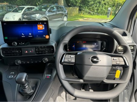 2025 Opel Combo Komfort | 1.5 | L1 | H1 | 100PS €23,085