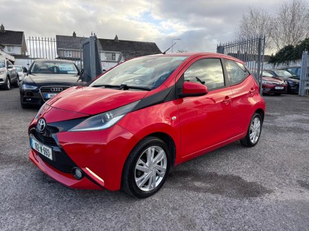 2016 Toyota Aygo - thumbnail 1