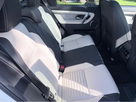 2023 Land Rover Discovery - thumbnail 19