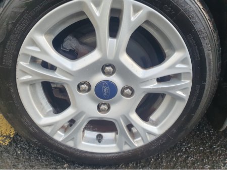 2016 Ford Fiesta ZETEC 1.0 65PS, 61,000KM !!! , Full Service History €9,995 thumbnail