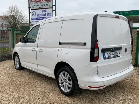 2022 Volkswagen Caddy CARGO BUS TDI 102HP MANUAL 6SPEED FWD 5DR €16,950 thumbnail