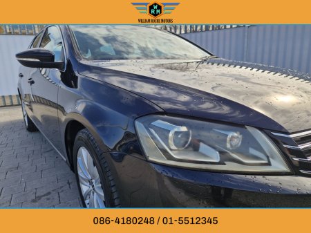 2012 Volkswagen Passat - thumbnail 2