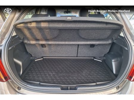 2016 Toyota Yaris HYBRID LUXURY IRISH CAR! €14,995 thumbnail