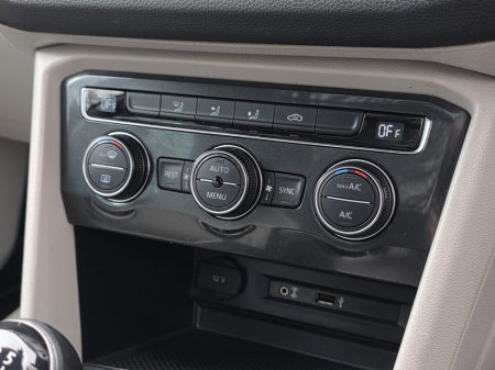 2017 Volkswagen Tiguan 2.0 TDI 150HP BMT Comfortline €13,999 thumbnail