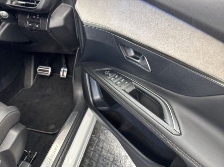 2024 Peugeot 3008 - thumbnail 11