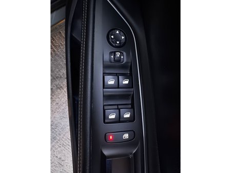 2020 Peugeot 5008 GT LINE 1.2 130 Pan Roof €19,800 thumbnail