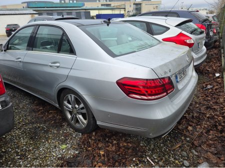 2013 Mercedes-Benz E Class E300 Bluetec Hybrid SE 4DR Auto thumbnail