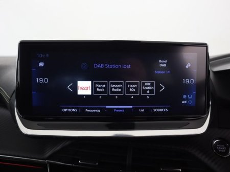 2021 Peugeot 2008 - thumbnail 12