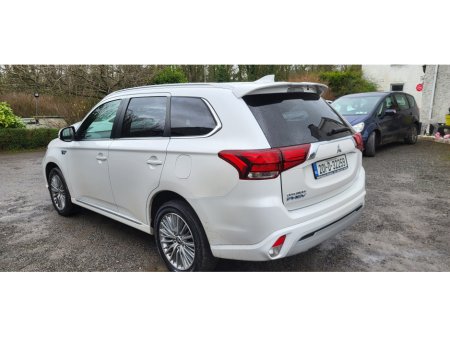 2020 Mitsubishi Outlander 2.4 DYNAMICS PHEV 221 €23,500