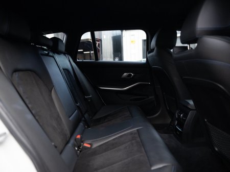 2021 BMW 3 Series - thumbnail 14