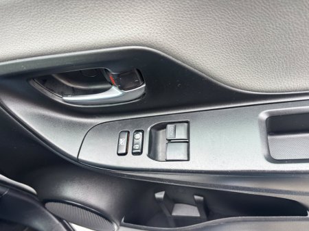 2018 Toyota Yaris - thumbnail 21