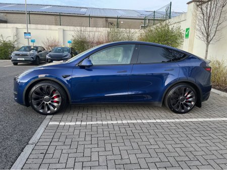 2024 Tesla Model Y - thumbnail 4