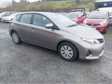 2014 Toyota Auris 1.33 VVT-I ACTIVE S/S 100 100BHP 5DR €8,500 thumbnail