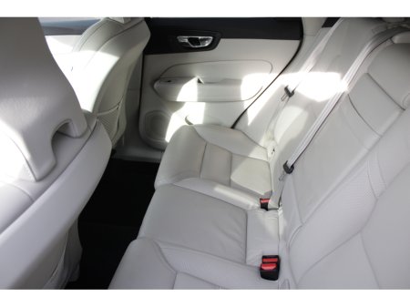 2020 Volvo XC60 - thumbnail 22