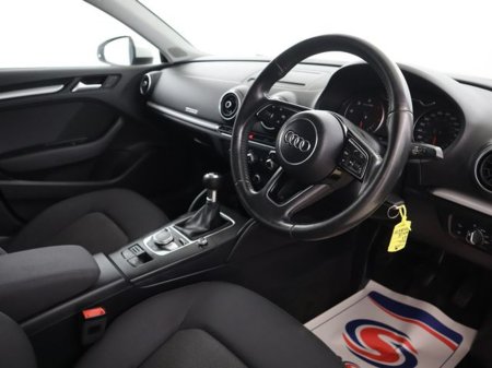 2018 Audi A3 - thumbnail 9