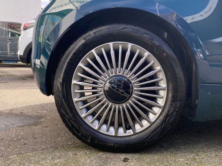 2025 Fiat 500e - thumbnail 11