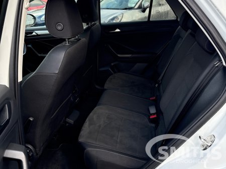 2023 Volkswagen T-Roc STYLE 1.5TSI 150HP €32,950 thumbnail