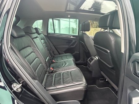 2020 Volkswagen Tiguan - thumbnail 19