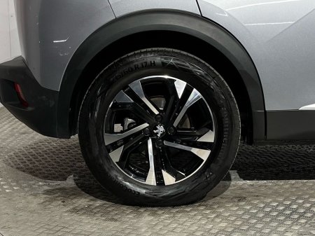 2023 Peugeot 2008 - thumbnail 10