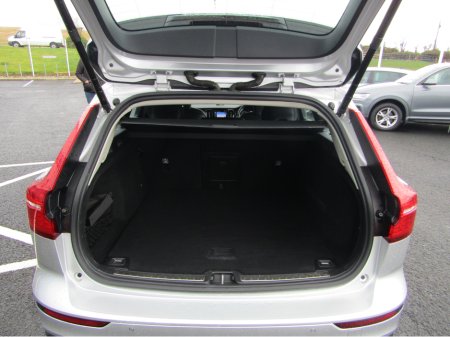 2020 Volvo V60 - thumbnail 15