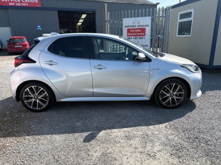 2022 Toyota Yaris 1.5 Hybrid 5Dr Platinum €19,995 thumbnail