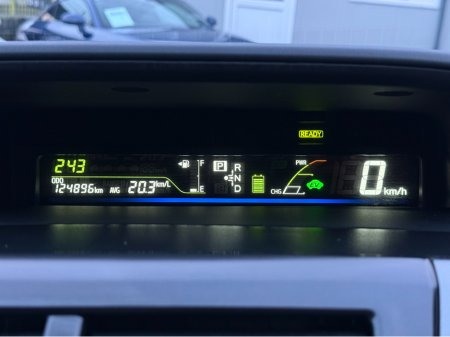 2014 Toyota Prius Alpha - thumbnail 23