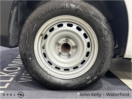 2024 Opel Combo KOMF L1 H1 100PS €19,995 thumbnail