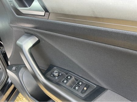 2021 Volkswagen T-Roc - thumbnail 18