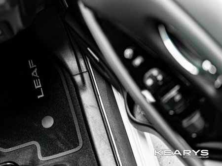 2025 Nissan Leaf - thumbnail 41