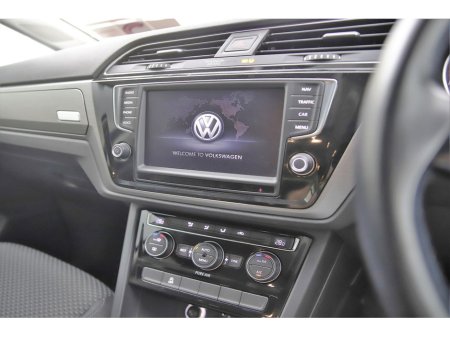 2017 Volkswagen Touran 1.4 TSI DSG TRENDLINE *CARPLAY*ANDROID*REVERSE CAM* €18,480 thumbnail