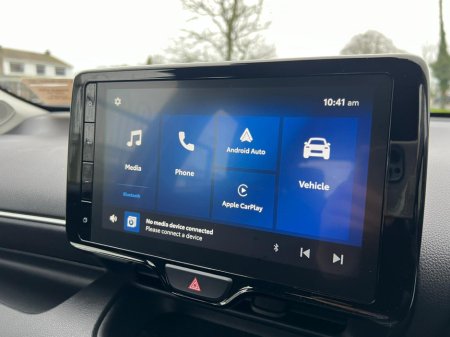 2025 Toyota Yaris Yaris Hybrid Luna €23,750 thumbnail