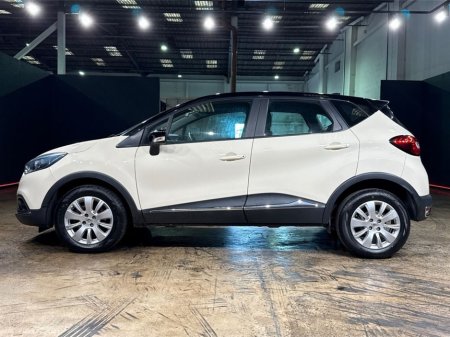 2017 Renault Captur 1.2 PETROL AUTO - CRUISE CONTROL - HEATING / AC CONTROLS - ALL ELECTRIC WINDOWS €14,450 thumbnail