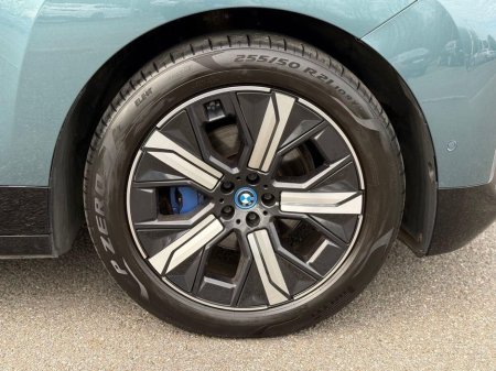 2022 BMW iX - thumbnail 14