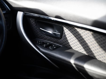 2015 BMW 3 Series - thumbnail 27