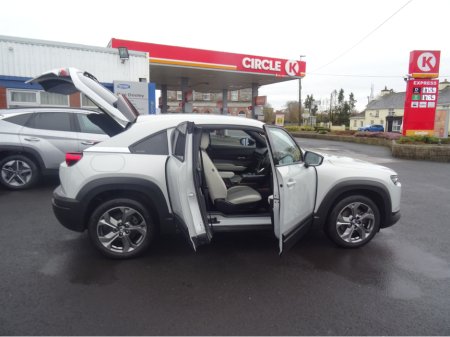 2021 Mazda MX-30 E-SKYACTIV 35.5KWH BRIGH BRIGHT 4DR €14,950 thumbnail