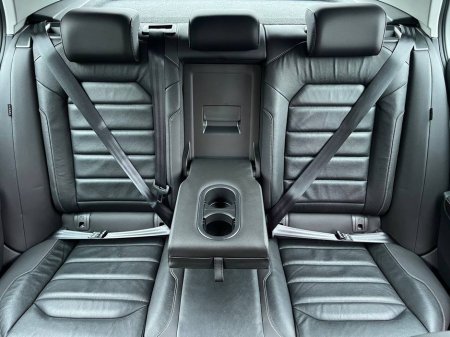 2020 Volkswagen Golf HIGHLINE 2.0 TDI // LEATHER HEATED SEATS // DIGITAL CLUSTER // LANE ASSIST €23,900 thumbnail