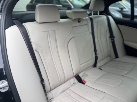 2022 BMW 5 Series - thumbnail 19