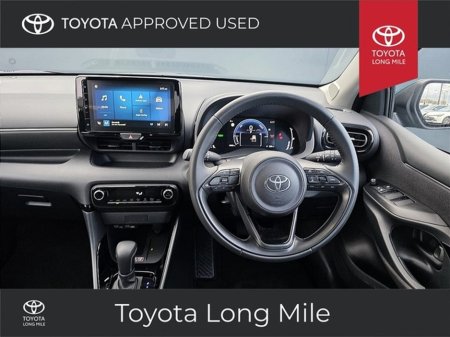 2025 Toyota Yaris 1.5 Hybrid Luna Sport 5dr €29,449 thumbnail