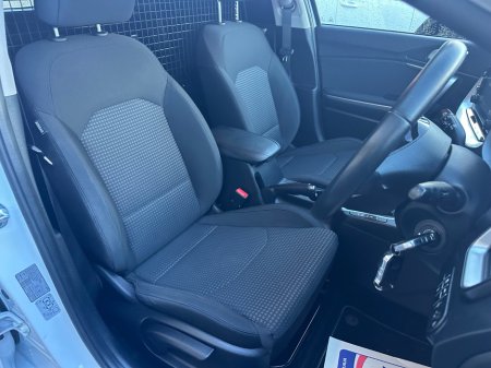 2021 Kia Ceed  €11,341 thumbnail