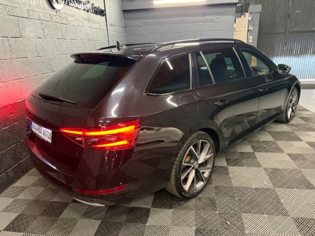 2022 Skoda Superb - thumbnail 3