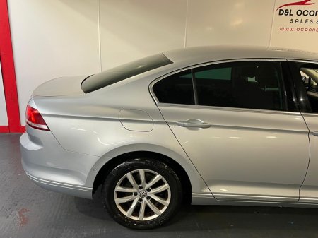 2017 Volkswagen Passat CL 1.6 TDI D7F 120HP 4DR AUTO €13,950 thumbnail