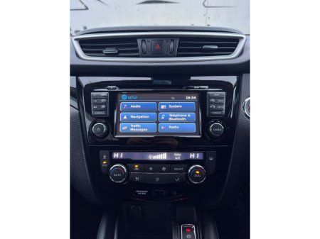 2015 Nissan Qashqai 1.5 SVE DAP + GLASS ROYALE ROOF E 4DR €9,800 thumbnail