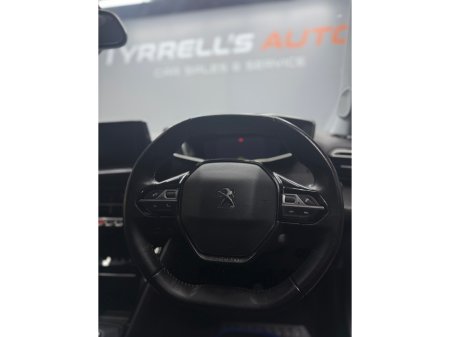 2020 Peugeot 2008 ALLURE 1.2 100 4DR €18,950 thumbnail