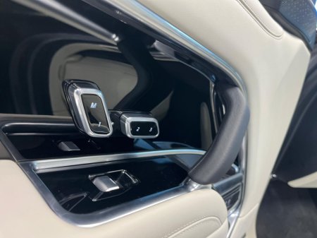 2025 Land Rover Range Rover P550 PHEV AUTOBIOGRAPHY €159,000 thumbnail