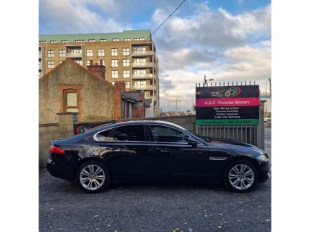 2017 Jaguar XF - thumbnail 3