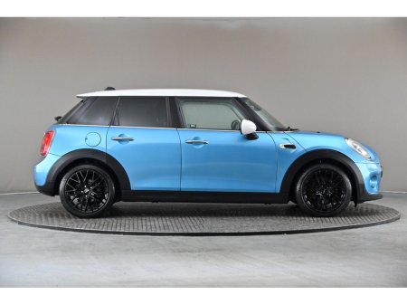 2017 MINI Hatch 1.5 COOPER AUTO 5DR *BI-TONE ROOF*UPGRADED 17" ALLOY WHEELS* €16,490 thumbnail