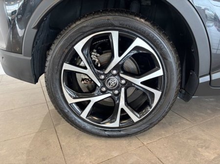 2017 Toyota C-HR 1.8 HYBRID LUNA SPORT €16,995 thumbnail