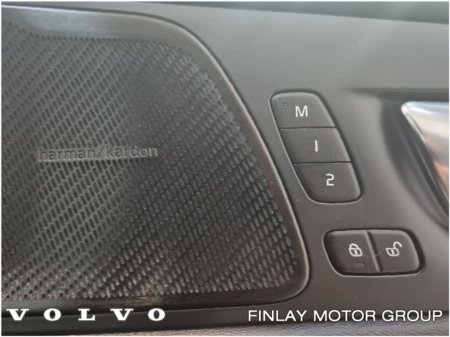 2022 Volvo XC60 B4 MHEV DSL (197hp) Inscription AWD €45,950 thumbnail