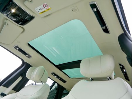 2025 Land Rover Range Rover - thumbnail 19